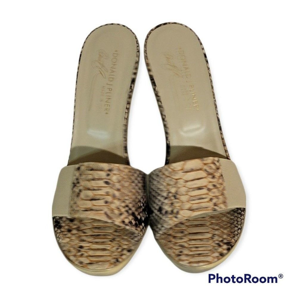Donald Pliner Gianna Snake Print Slip On Heels Size 7.5